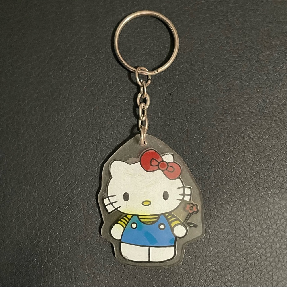 New Hello Kitty Keychain - Picture 2 of 6
